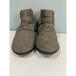 Madeline Roddy Grey Low Ankle Boots Bootie Size 6.5 Faux Leather Suede Novella